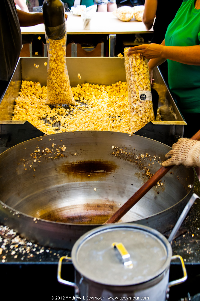 Cooking and Serving Kettle Popcorn Cooking and Serving Kettle Popcorn